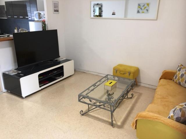 Chez Isa Et Jeanmi Apartment Дуказовил Екстериор снимка